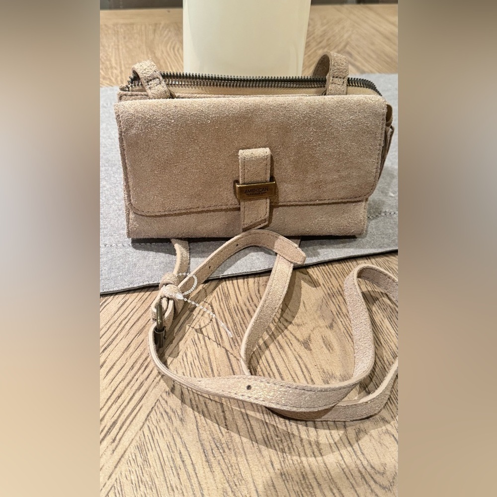 AMERCAN LEATHER Co, Suede Essex Wallet Crossbody Bag
